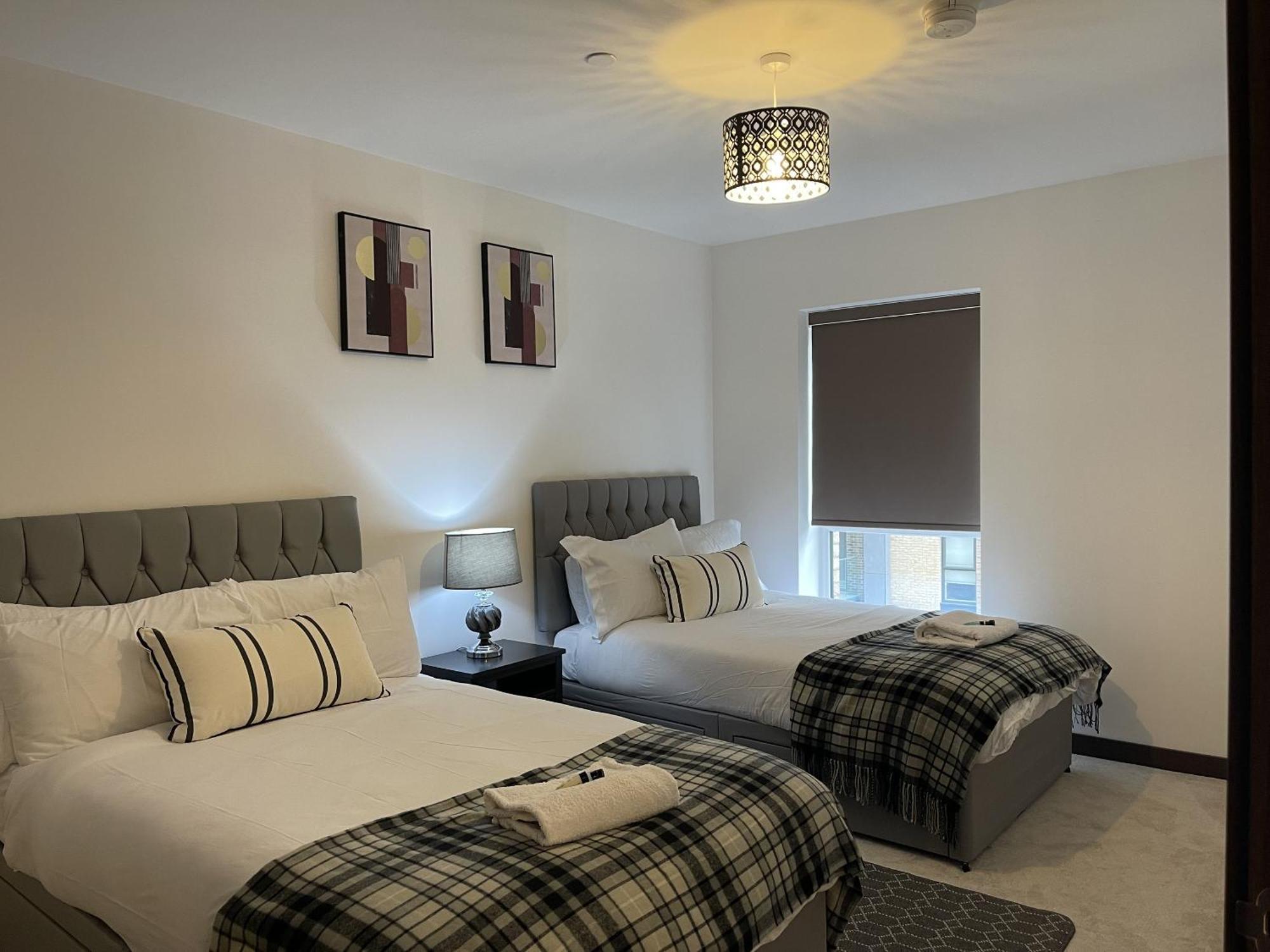The Godfreys, Edinburgh Way, Harlow Extérieur photo