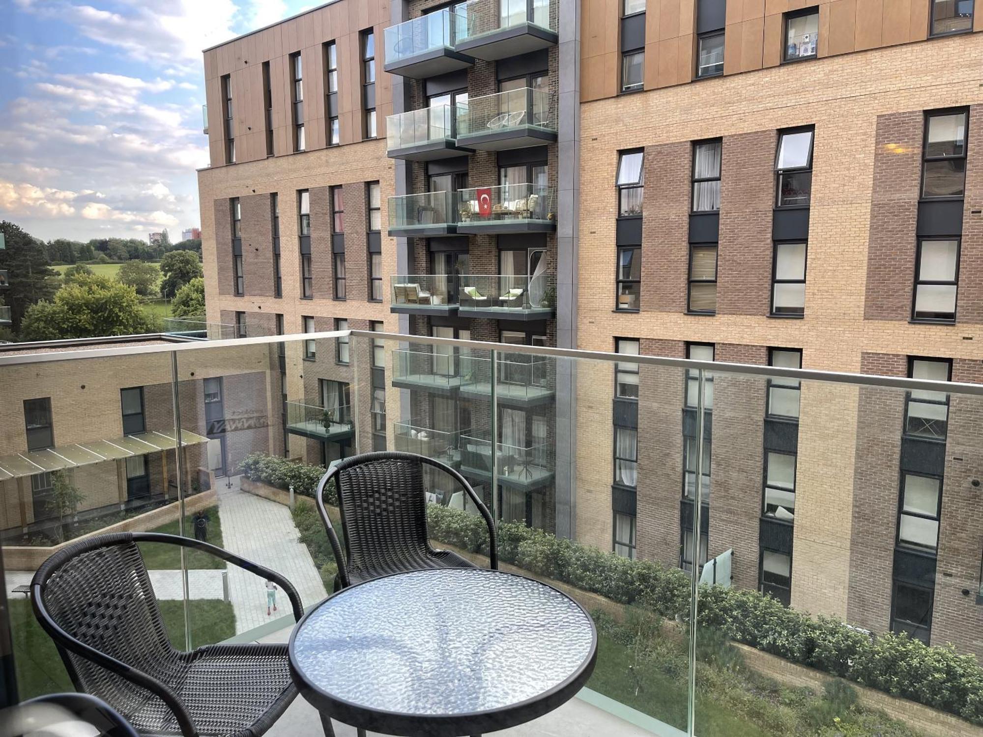 The Godfreys, Edinburgh Way, Harlow Extérieur photo
